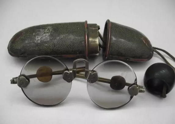 Ancient Chinese Scholar Desk Items-Spectacles
