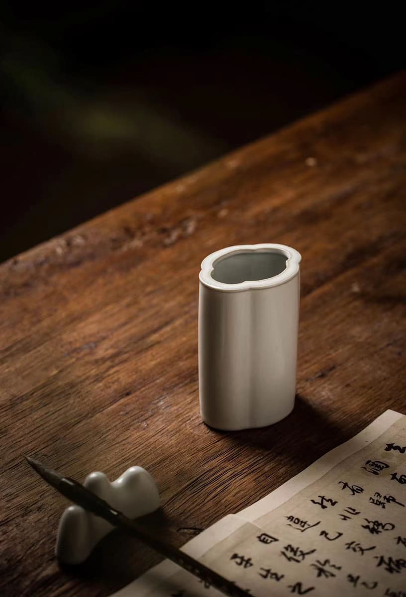 Brush holder